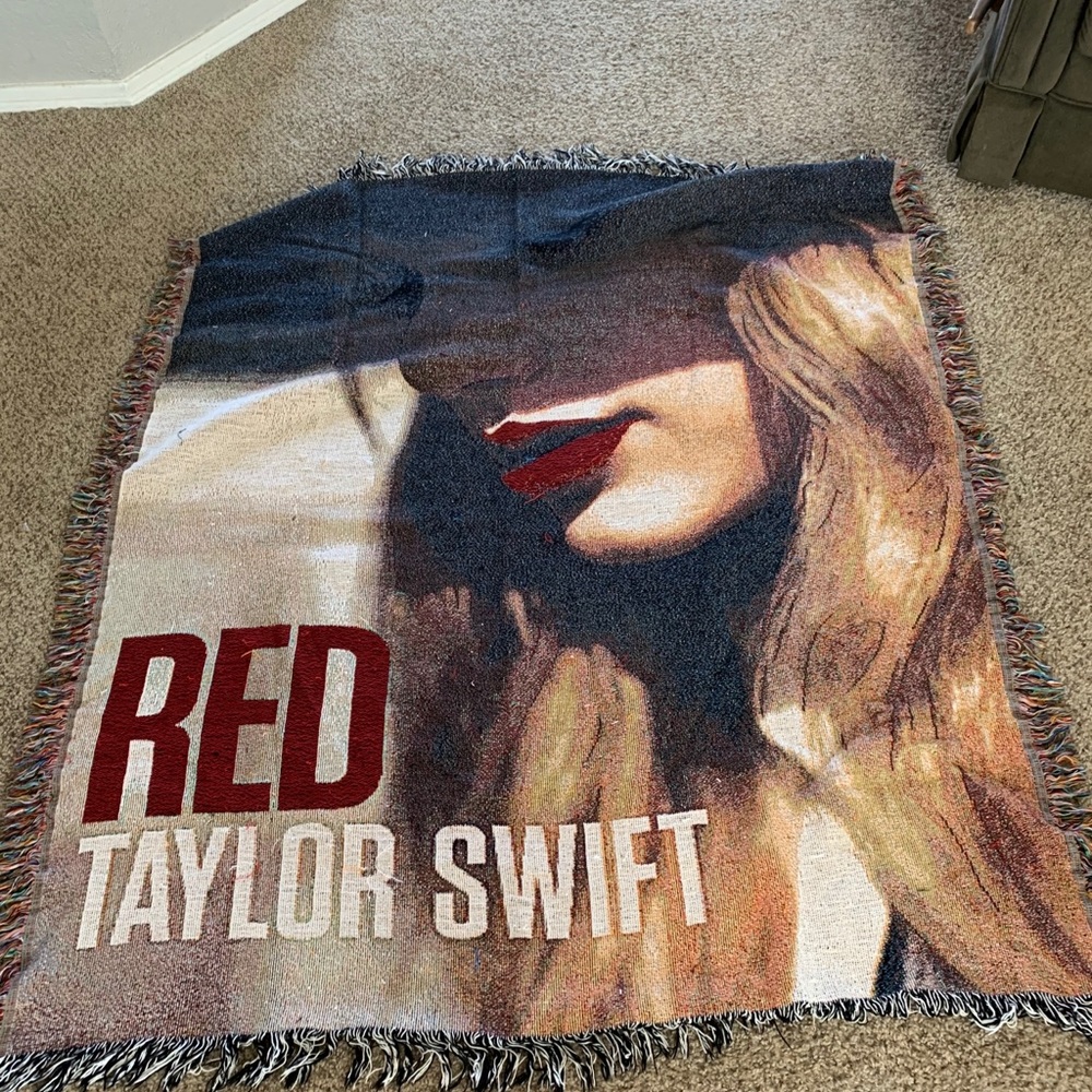 Taylor Swift Red blanket!